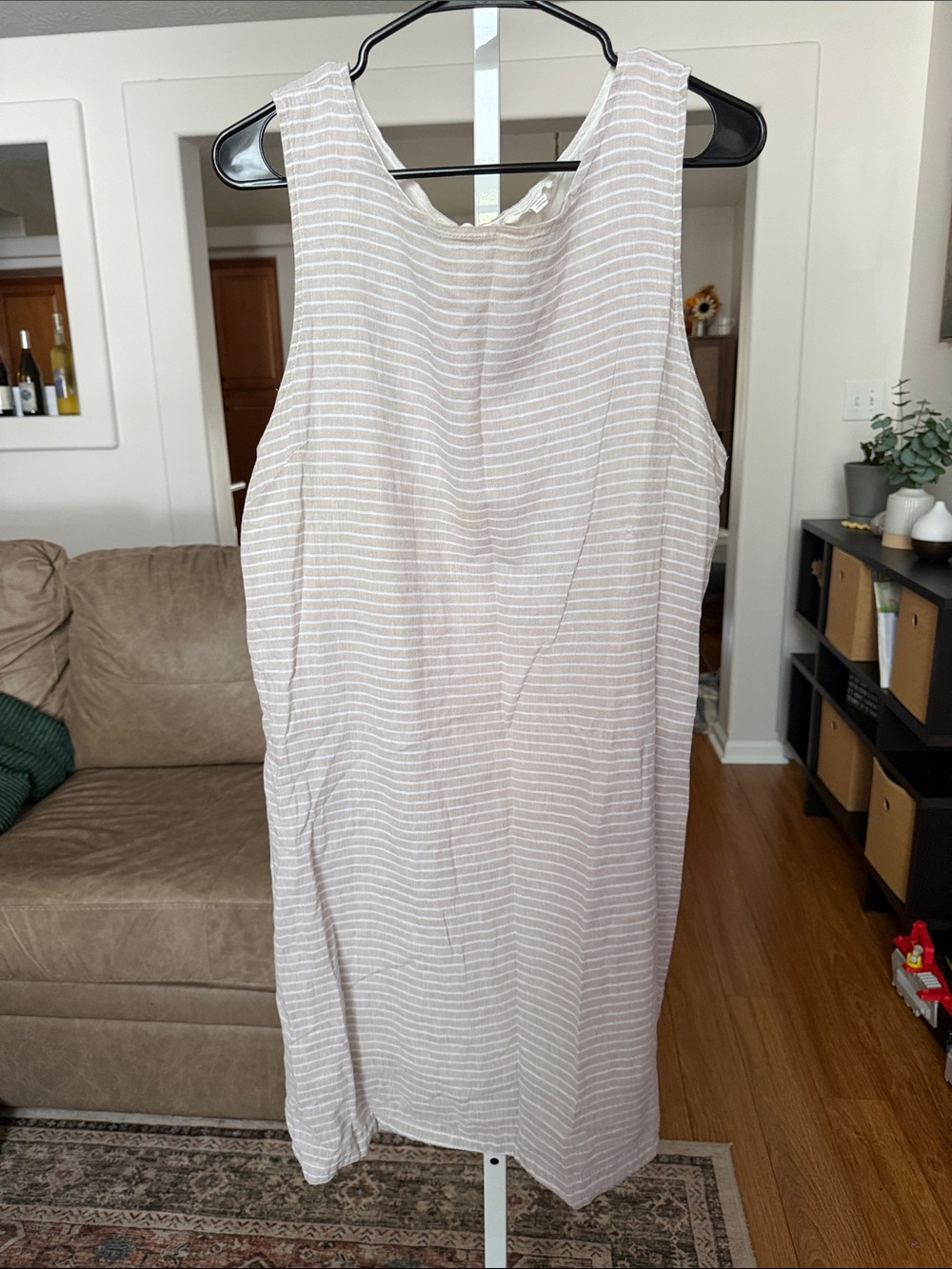 beachlunchlounge Sleeveless Striped Midi Dress in Light Beige and White Size XL